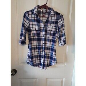 Paper Tee Women’s Small Pink And Blue Flannel Button-down  Shirt. B54